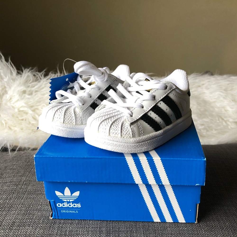 Adidas Superstar Kids Size 4